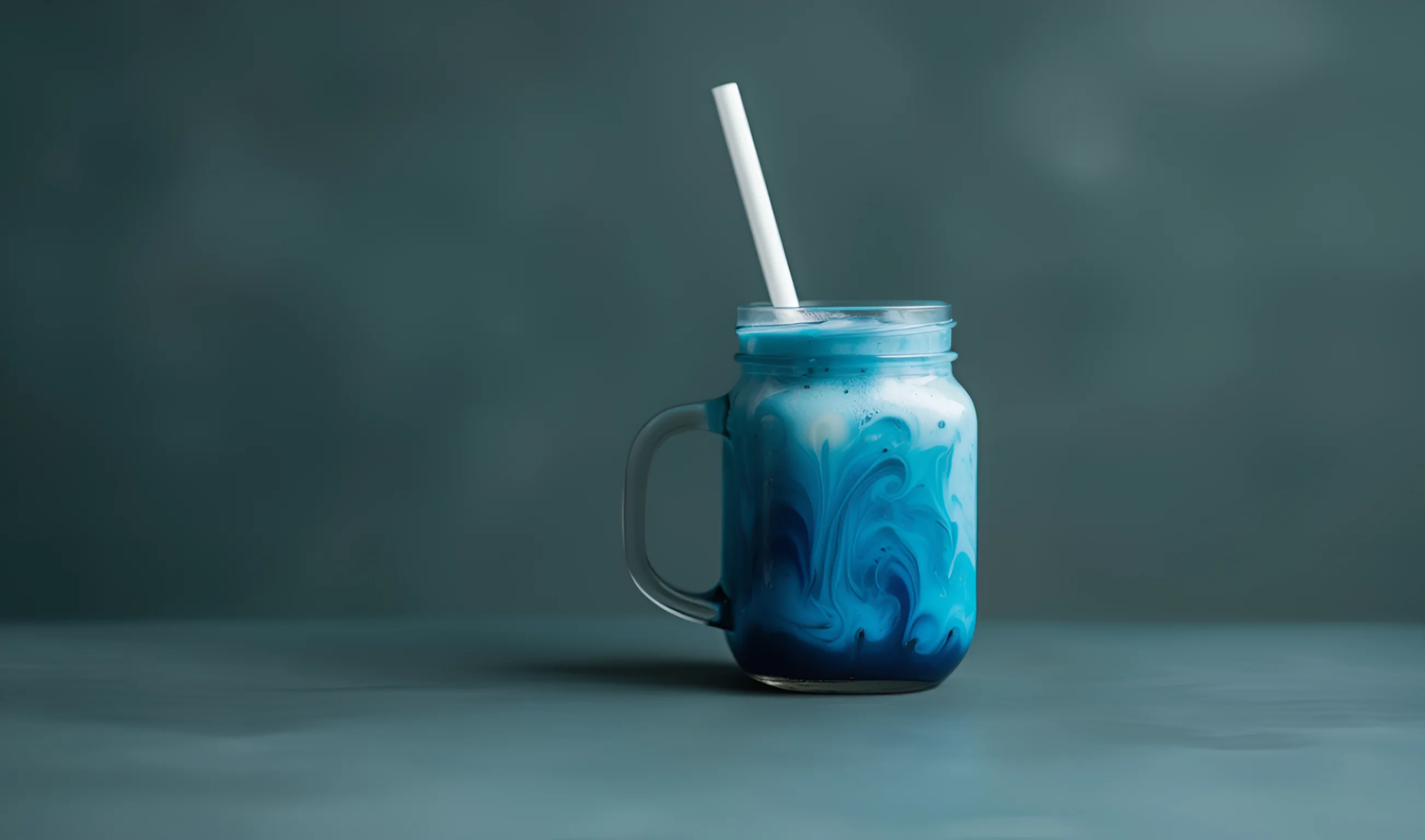 Delicious smoothie with figs and mint